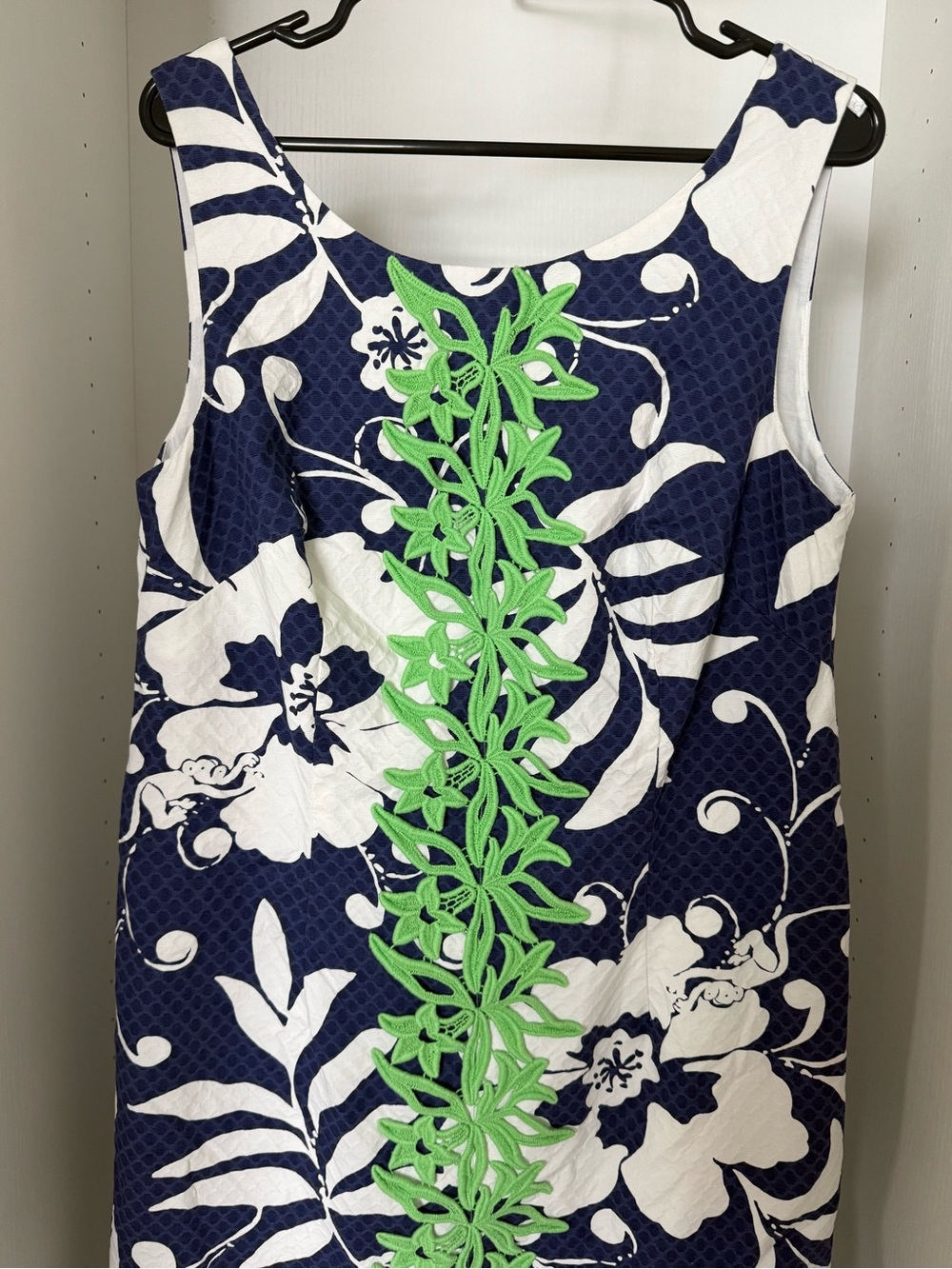 Lily Pulitzer Blue & White Floral shift with Green Embroidered Trim